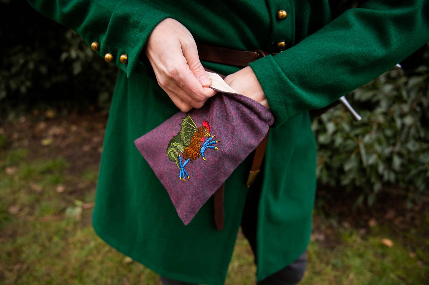Embroidered bag - Cockatrice